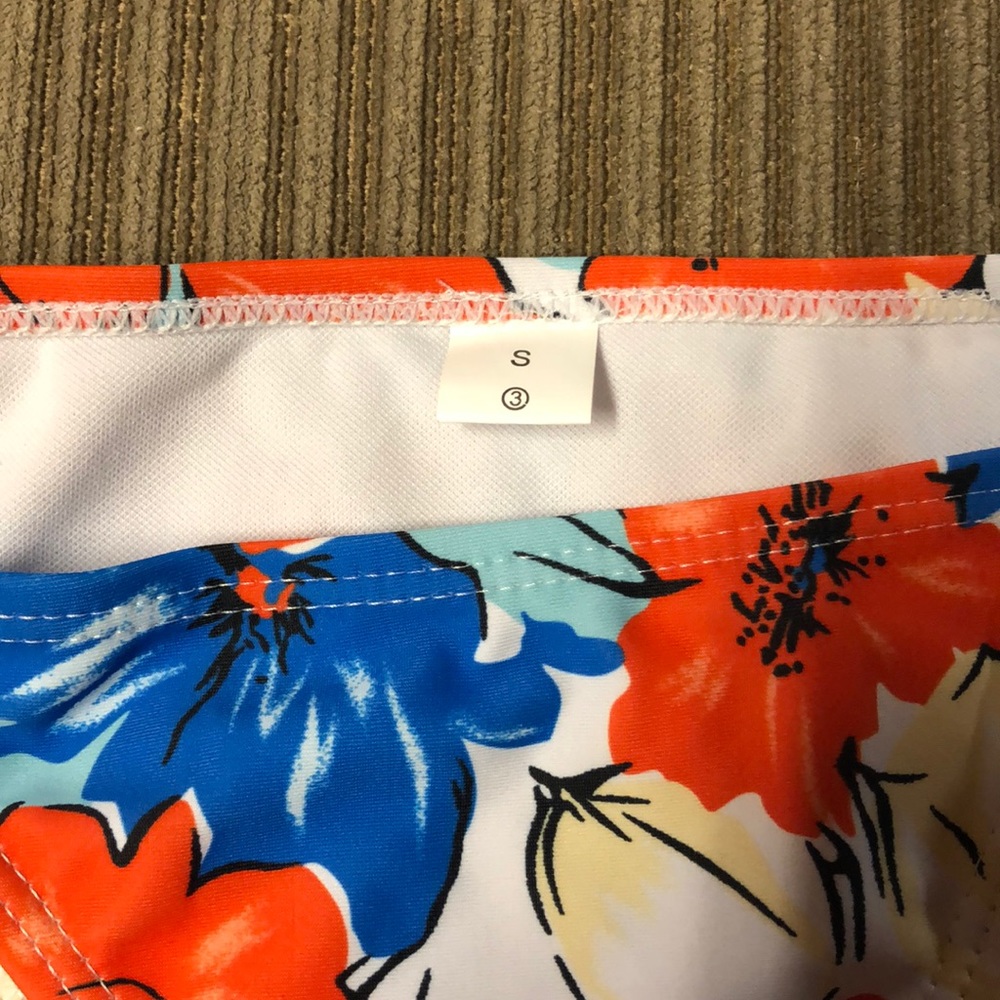 Floral Ruffle Bikini - Picture 3 of 7